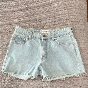 Mango high-waisted, light-wash denim shorts with a frayed hem size 4 great cond